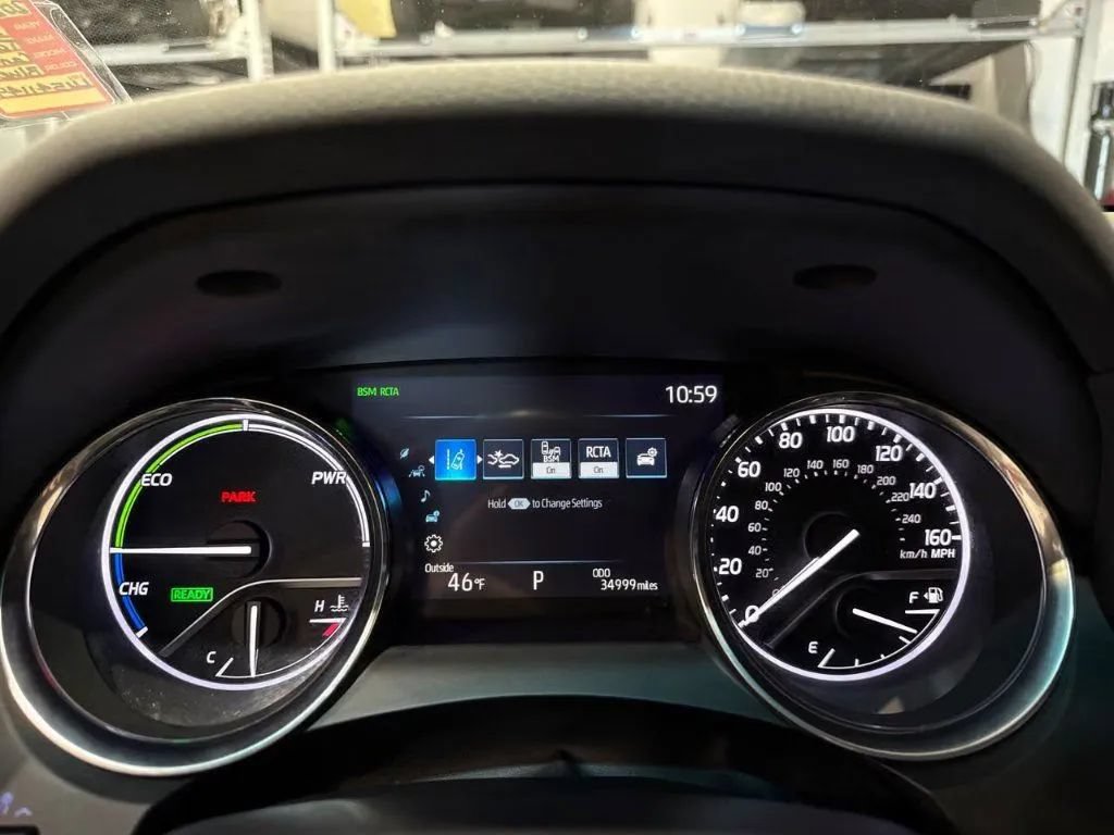 Used 2020 Toyota Camry XLE FWD image 13