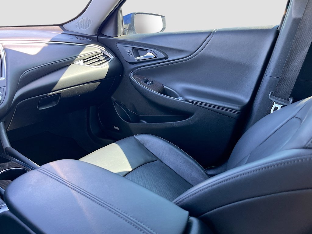 Used 2023 Chevrolet Malibu LT FWD image 25