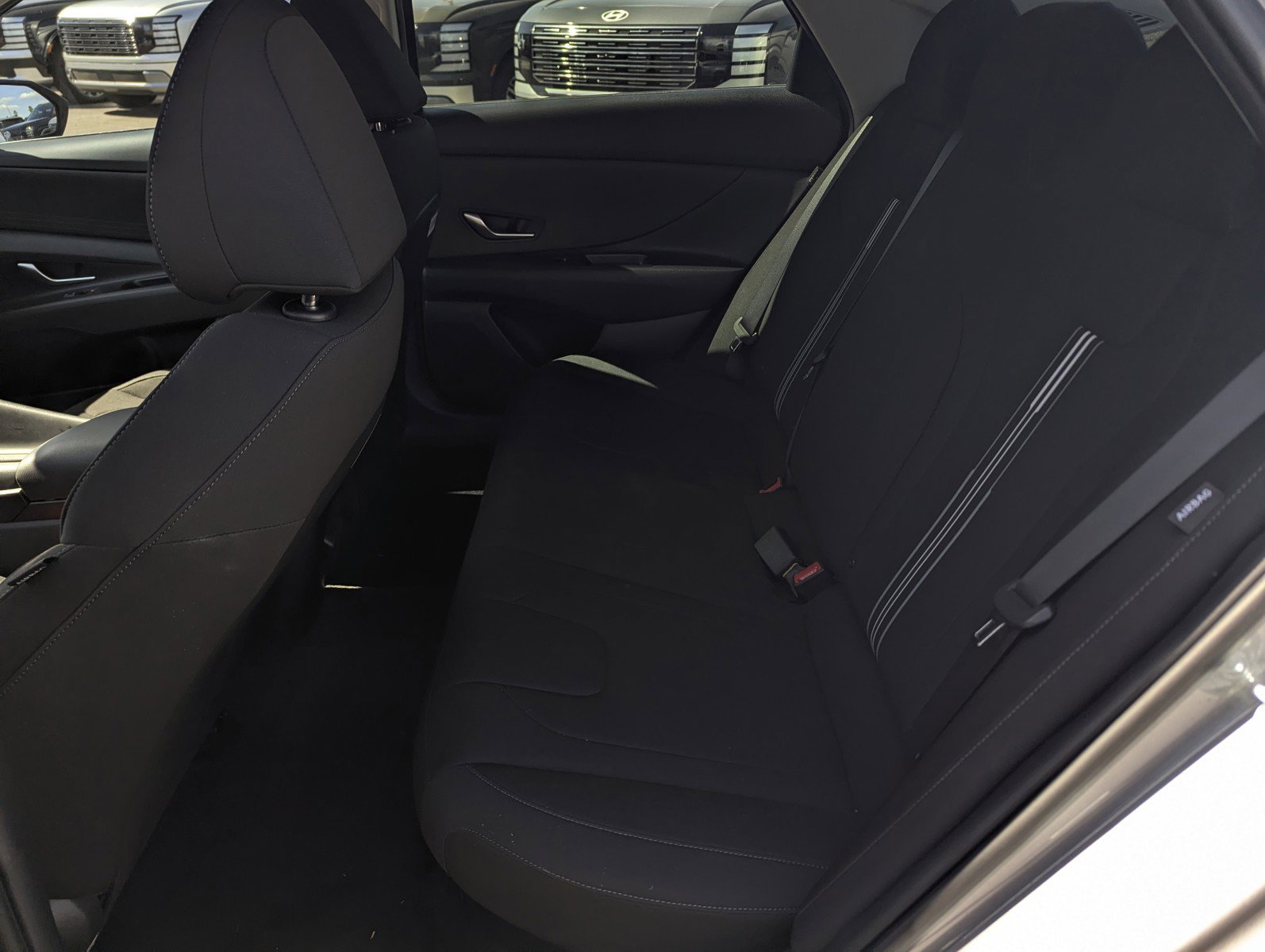 Used 2025 Hyundai Elantra Hybrid FWD image 8