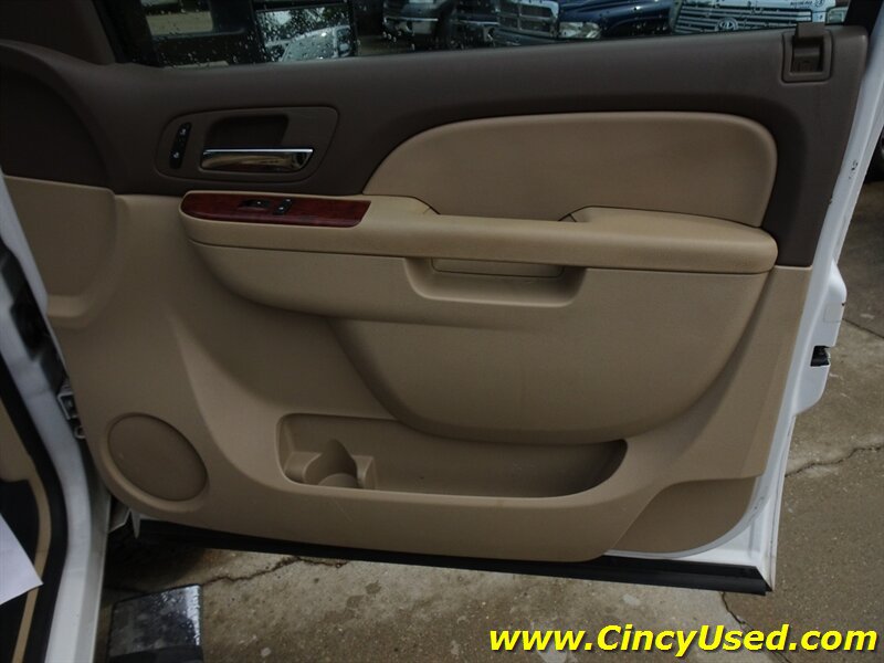 Used 2011 GMC Sierra 3500 SLT w/ SLT Convenience Package AWD/4WD image 34
