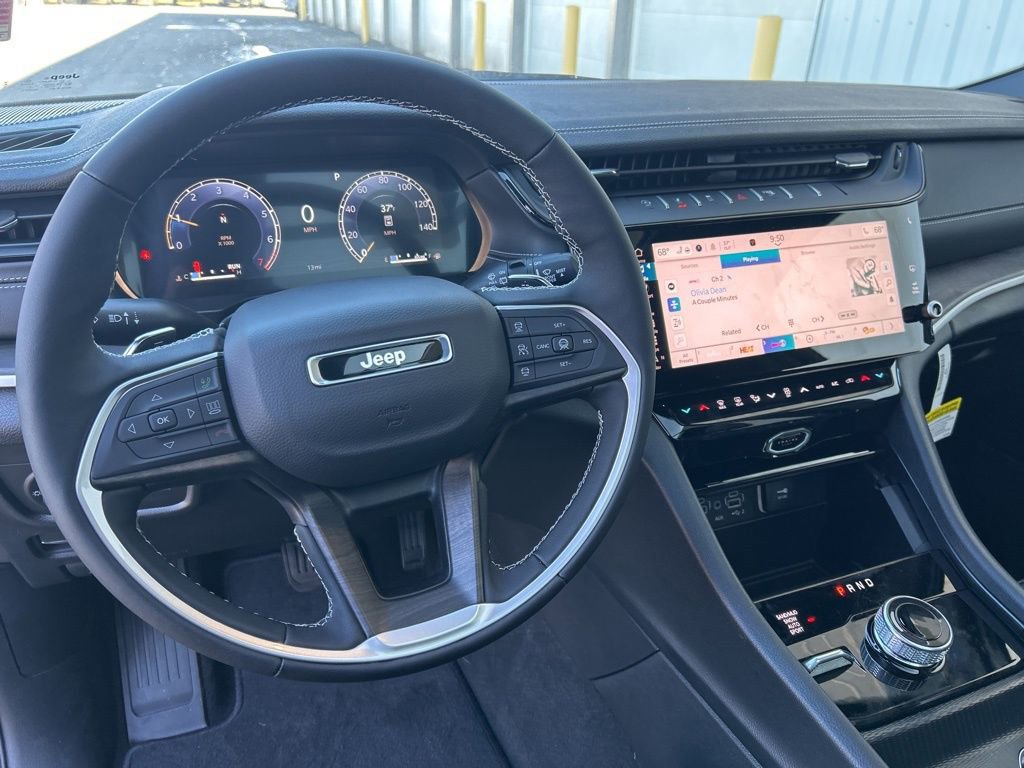 New 2026 Jeep Grand Cherokee Limited w/ Limited Altitude Package AWD/4WD image 38