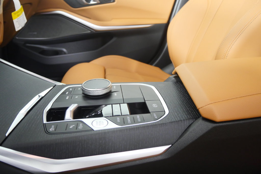 New 2026 BMW 330i Sedan w/ M Sport Package RWD image 15