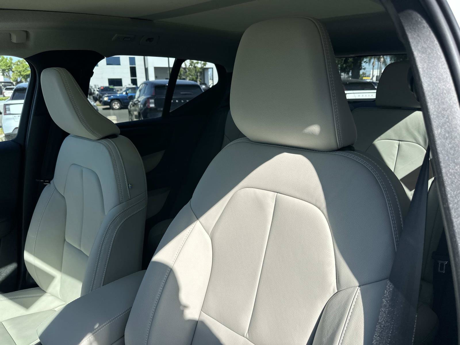 New 2026 Volvo XC40 B5 Plus w/ Protection Package Premier AWD/4WD image 15