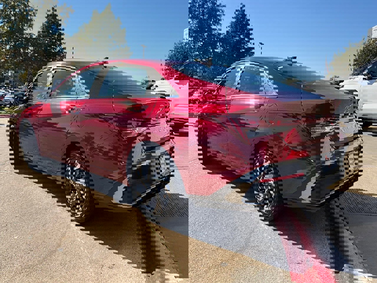 Used 2025 Hyundai Elantra SEL image 8