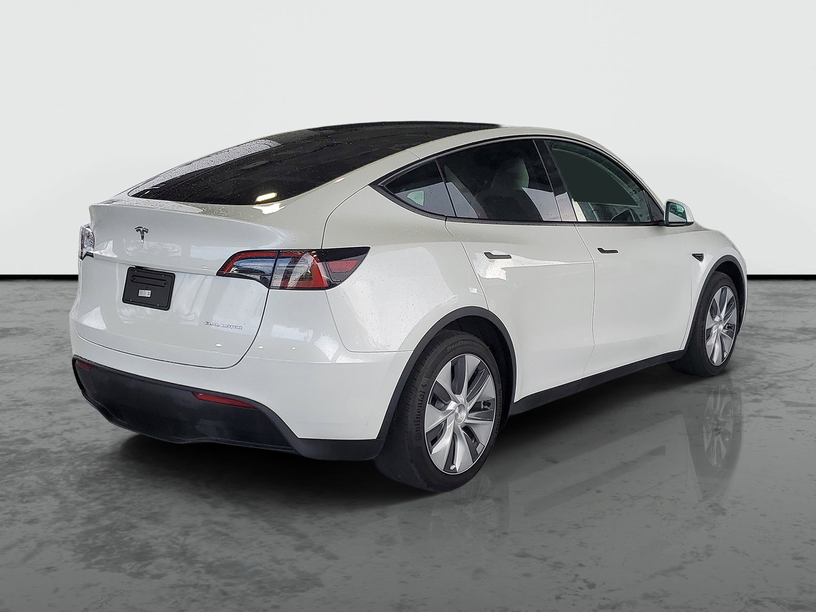 Used 2023 Tesla Model Y Long Range AWD/4WD image 2