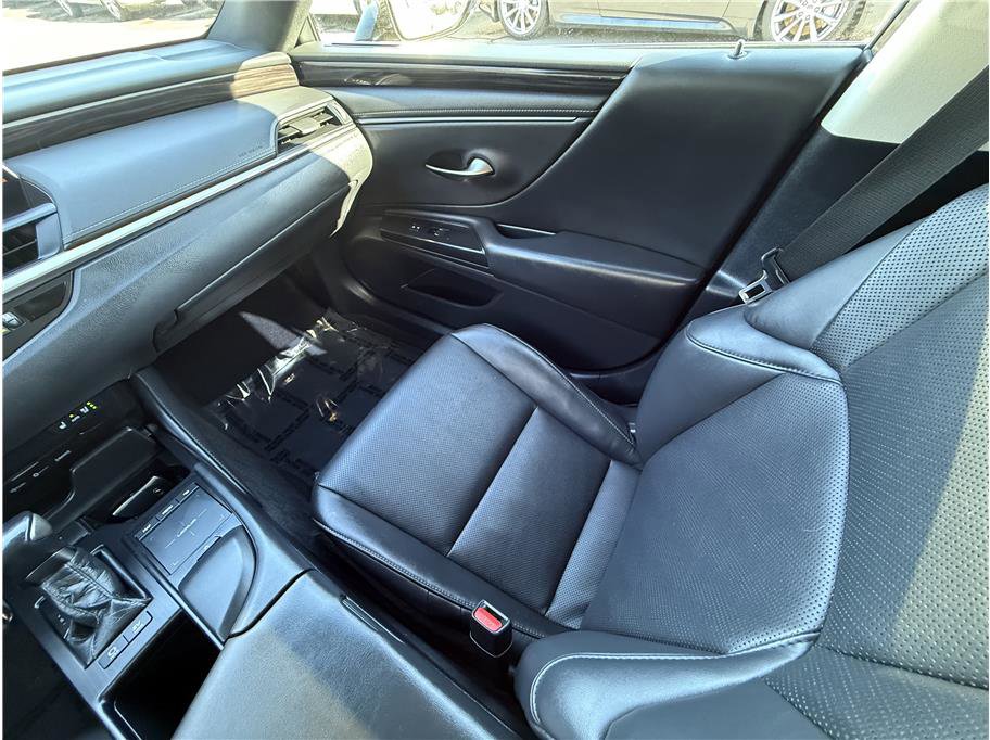 Used 2021 Lexus ES 300h w/ Premium Package image 49