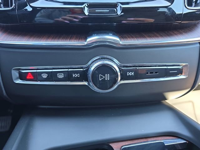 Used 2023 Volvo XC60 B5 Plus w/ Protection Package Premier FWD image 33