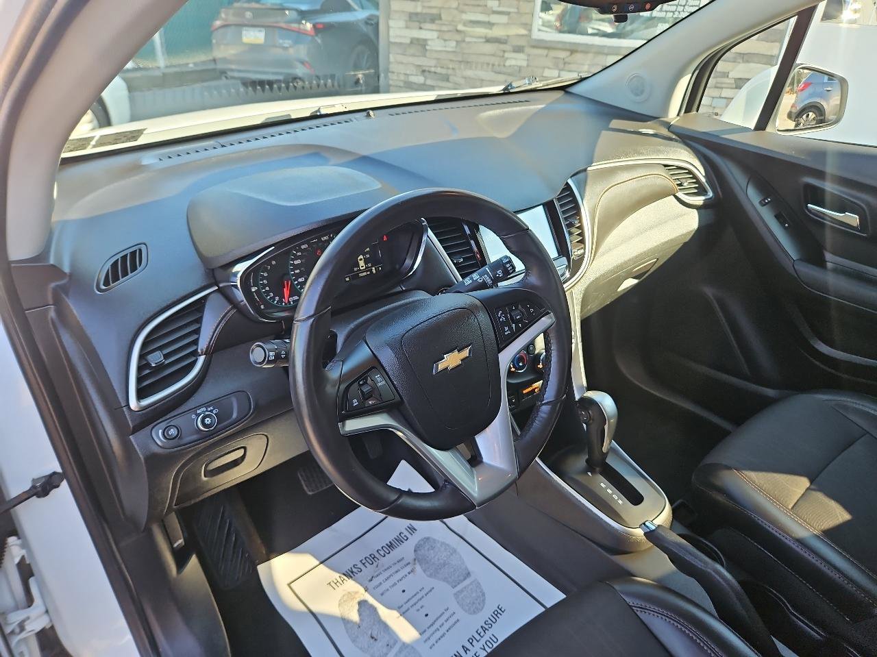 Used 2017 Chevrolet Trax LT w/ LT Convenience Package image 13