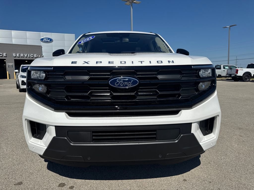 New 2025 Ford Expedition Active image 8