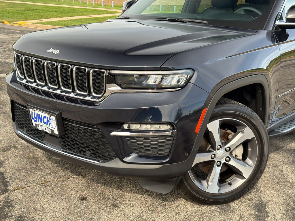 Used 2024 Jeep Grand Cherokee Limited w/ Luxury Tech Group II AWD/4WD image 2