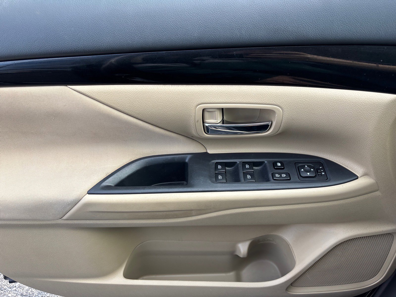 Used 2020 Mitsubishi Outlander ES image 37