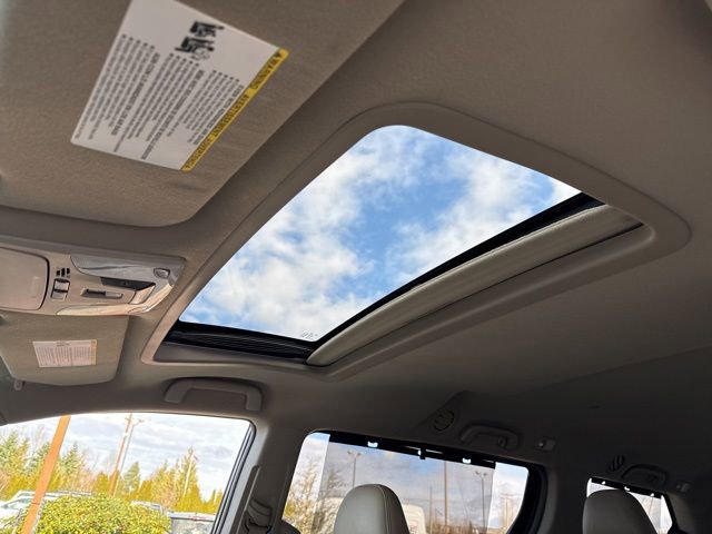 Used 2014 Toyota Sienna XLE image 26