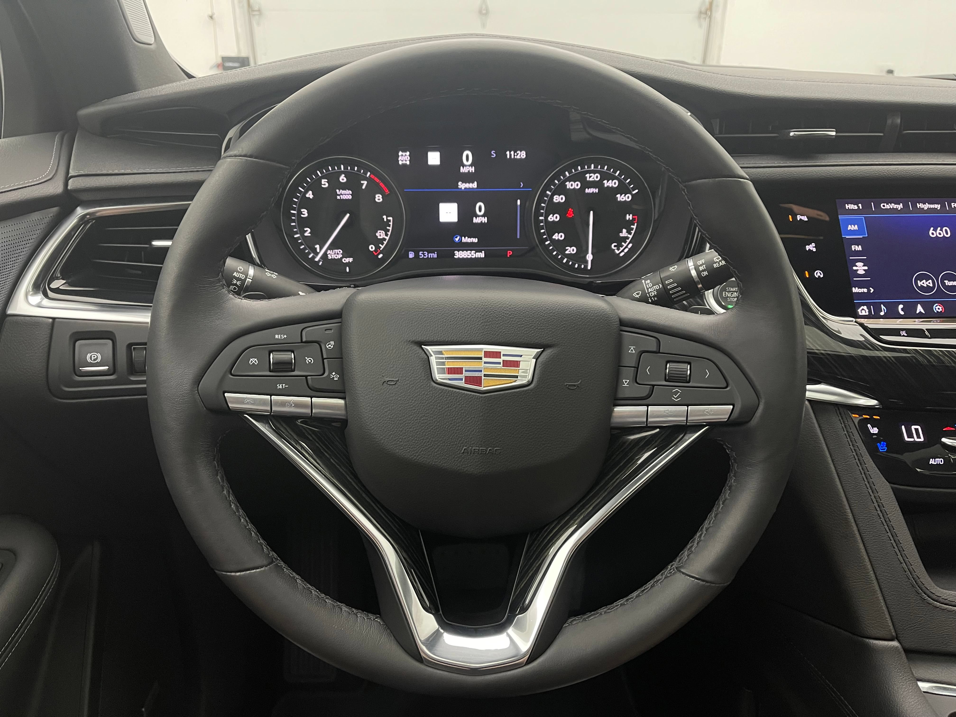Used 2023 Cadillac XT6 Premium Luxury w/ Technology Package AWD/4WD image 22