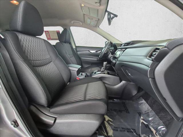 Used 2017 Nissan Rogue SV w/ SV Premium Package FWD image 21