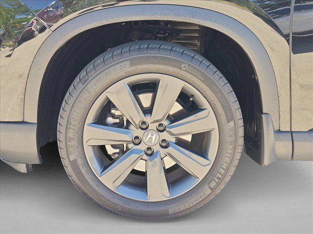 Used 2025 Honda Pilot Sport image 25