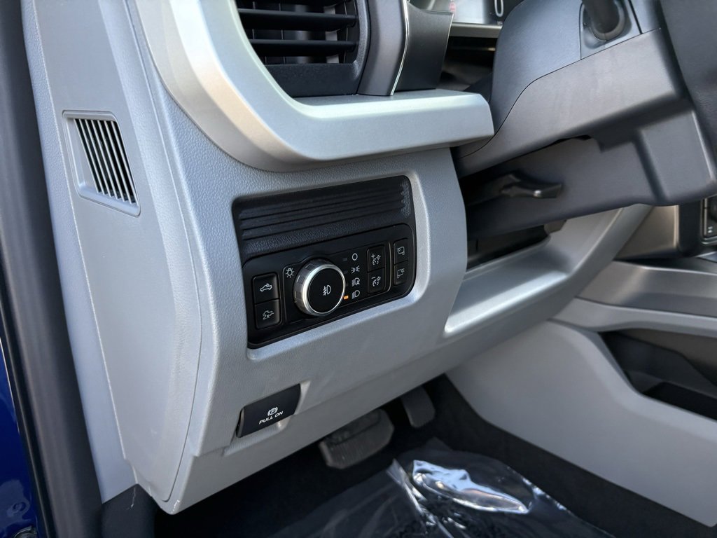 New 2026 Ford F350 XLT w/ XLT Premium Package image 38