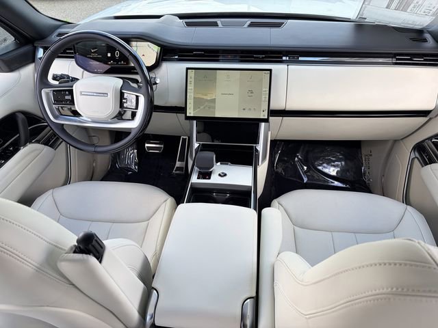 New 2026 Land Rover Range Rover SE image 14