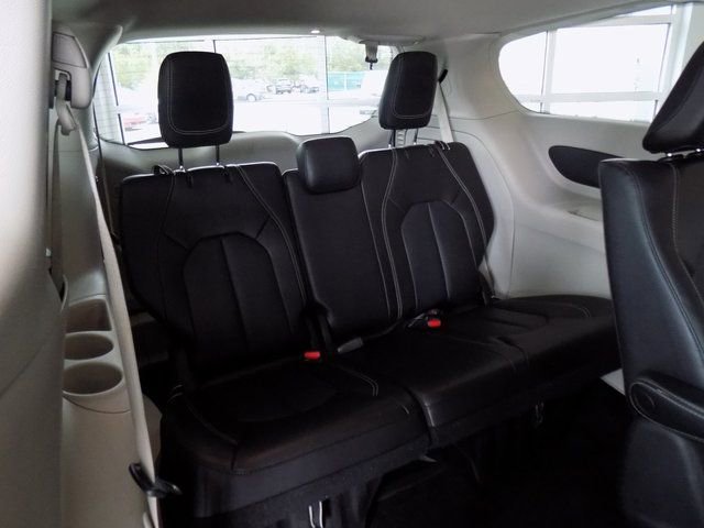 Used 2023 Chrysler Pacifica Touring-L FWD image 32