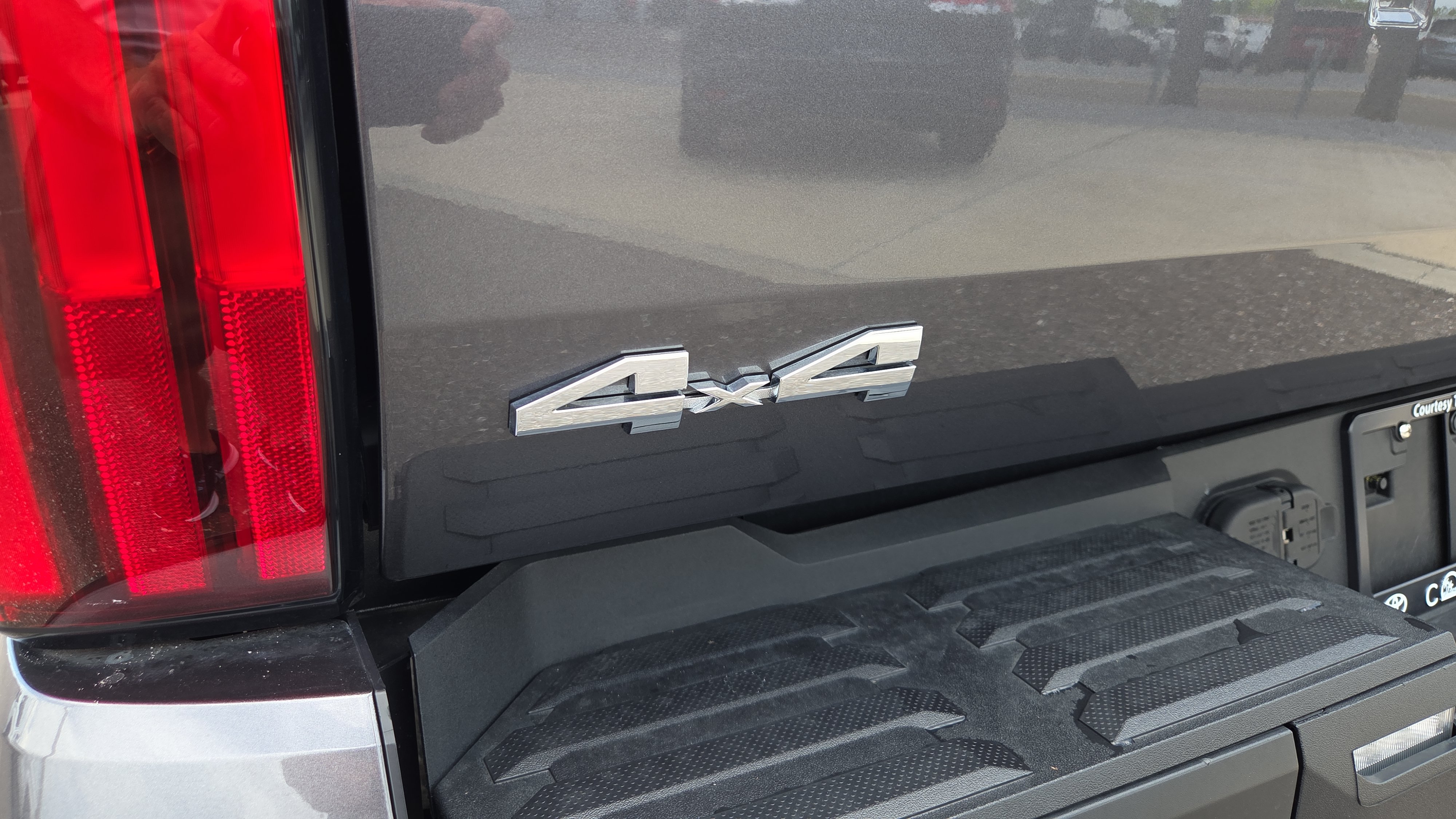 Certified 2025 Toyota Tundra SR5 w/ SR5 Convenience Package AWD/4WD image 31