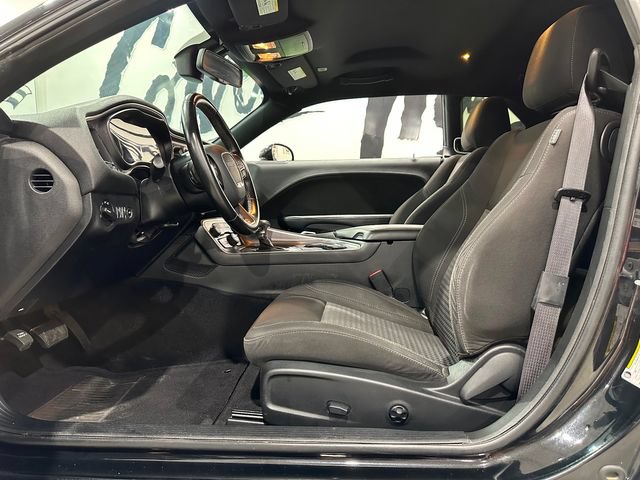 Used 2020 Dodge Challenger SXT RWD image 9