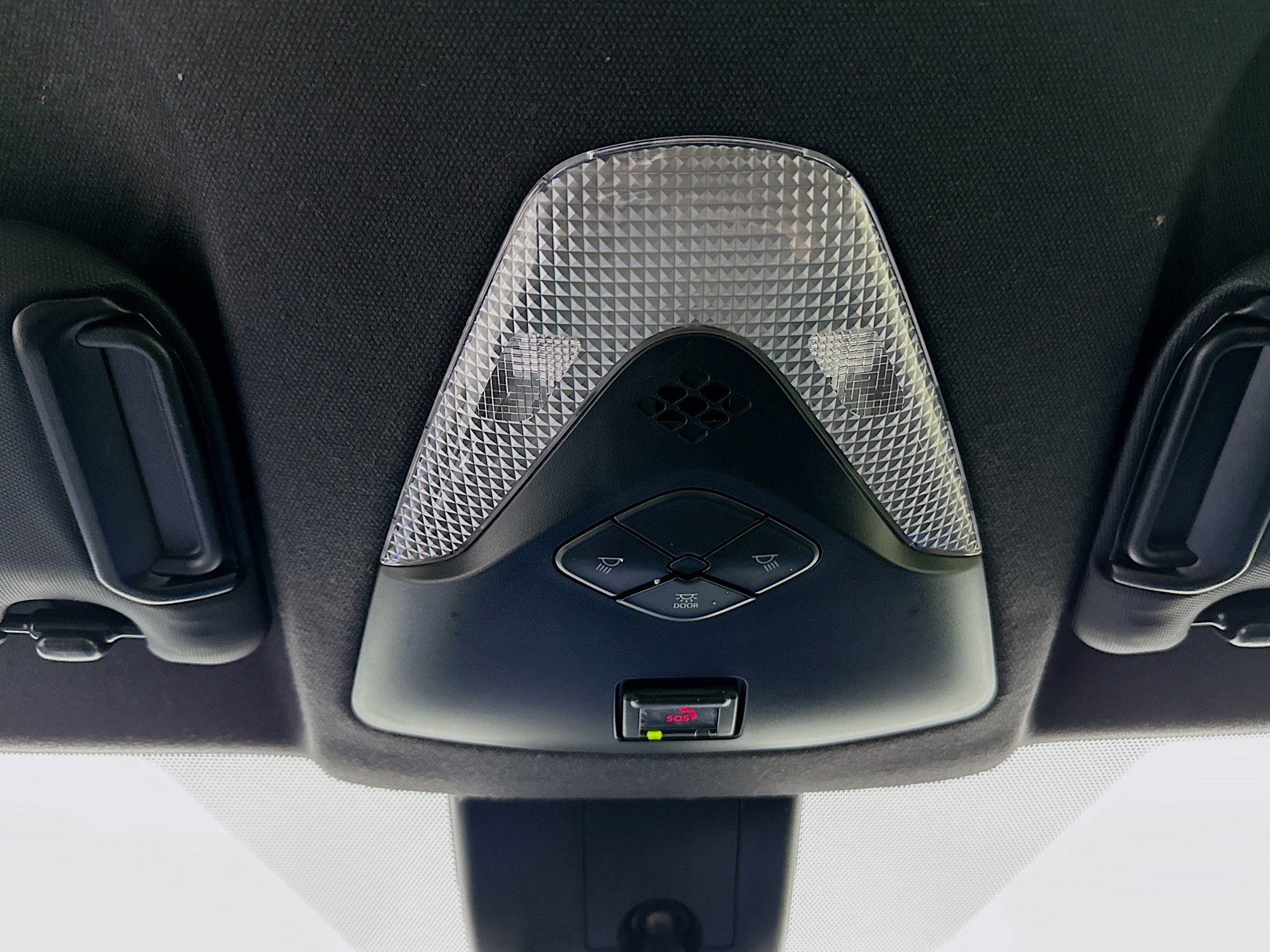 Used 2020 Toyota C-HR XLE FWD image 18