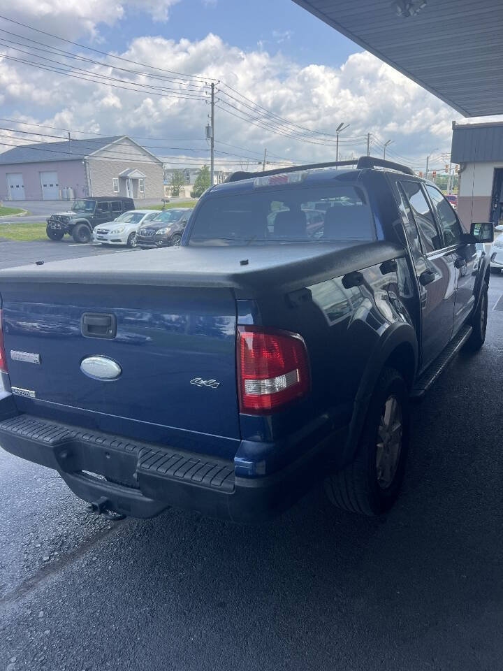 Used 2007 Ford Explorer Sport Trac XLT AWD/4WD image 4