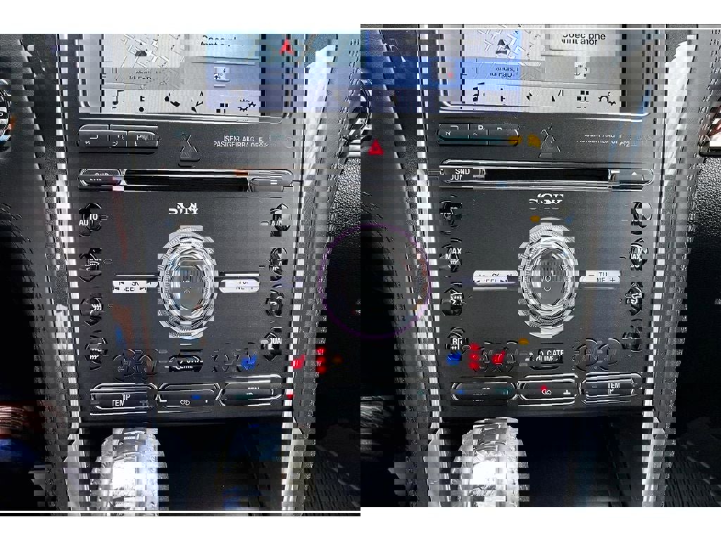 Used 2018 Ford Explorer Platinum AWD/4WD image 25