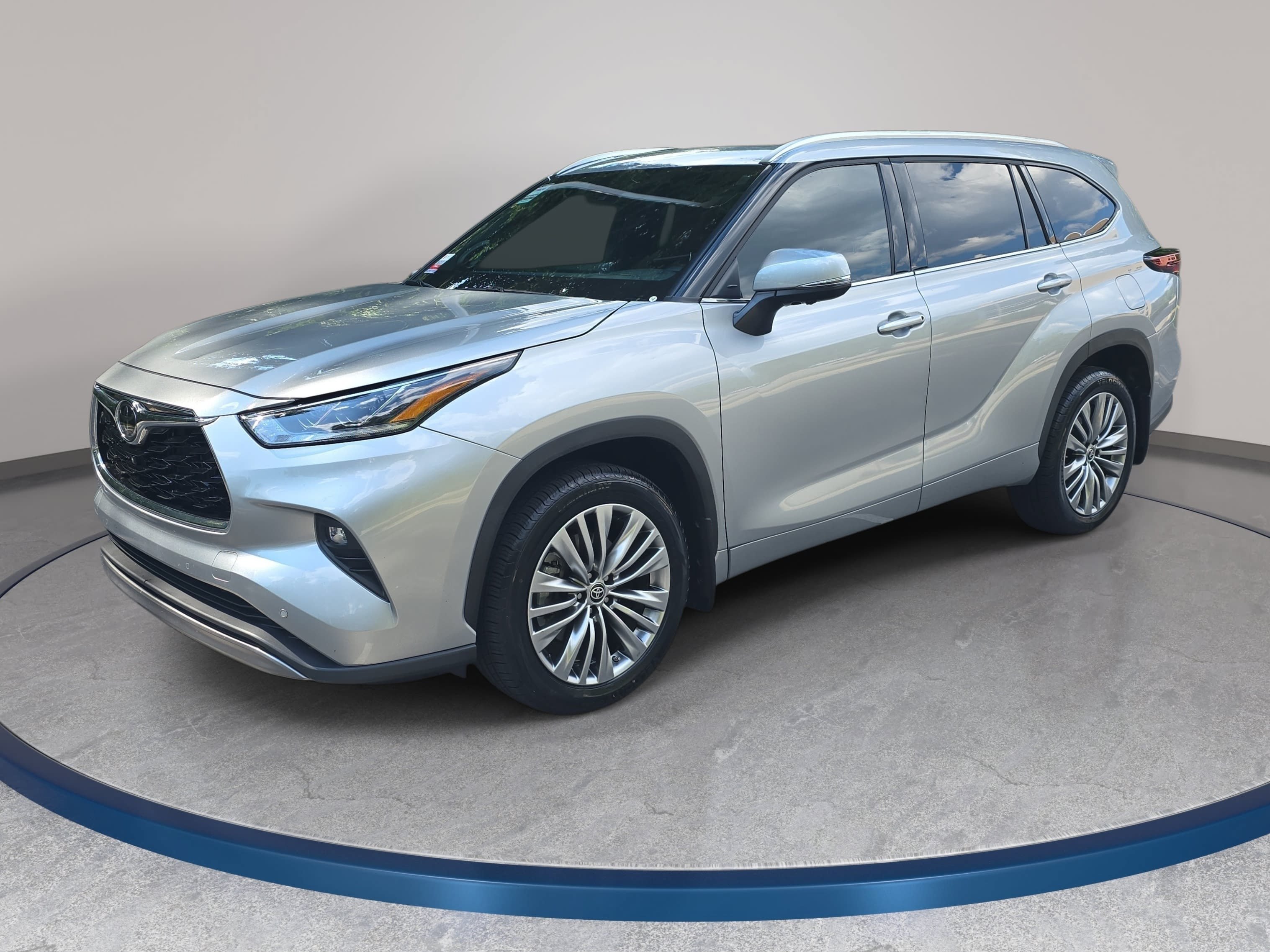 Used 2024 Toyota Highlander Platinum AWD/4WD image 1