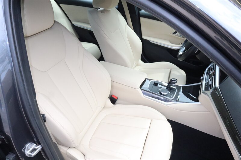Used 2021 BMW 330e w/ Convenience Package RWD image 16