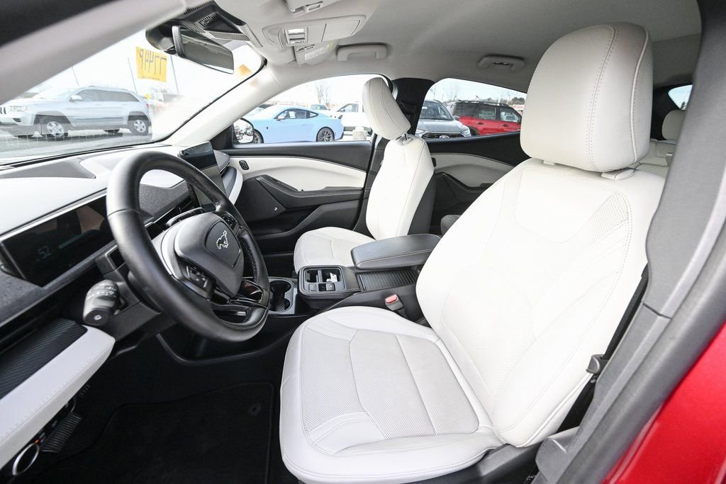 Certified 2025 Ford Mustang Mach-E Premium image 19