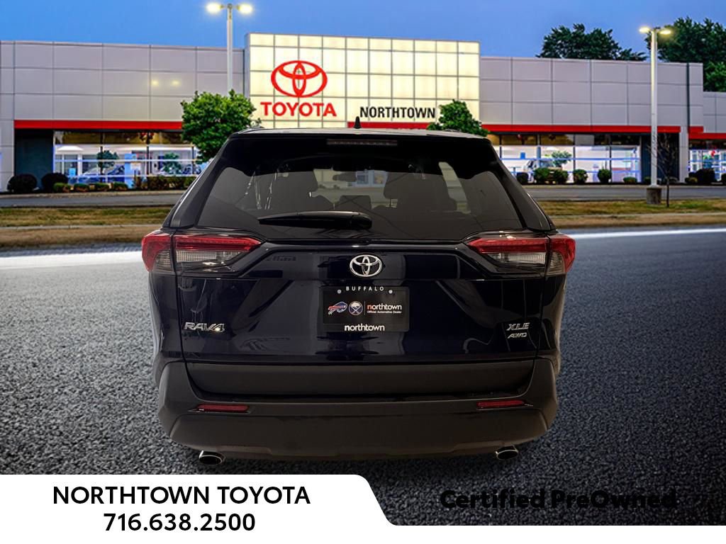 Used 2025 Toyota RAV4 XLE AWD/4WD image 12