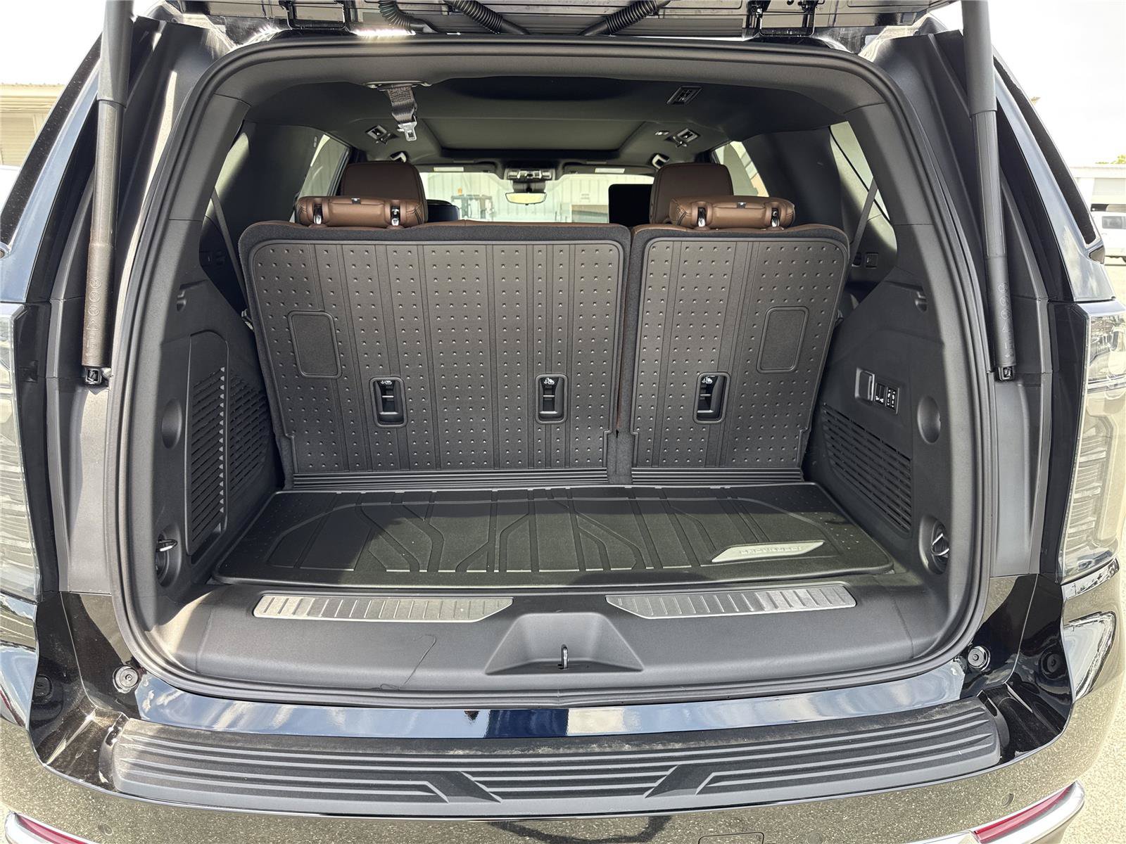 New 2026 Chevrolet Tahoe High Country AWD/4WD image 40