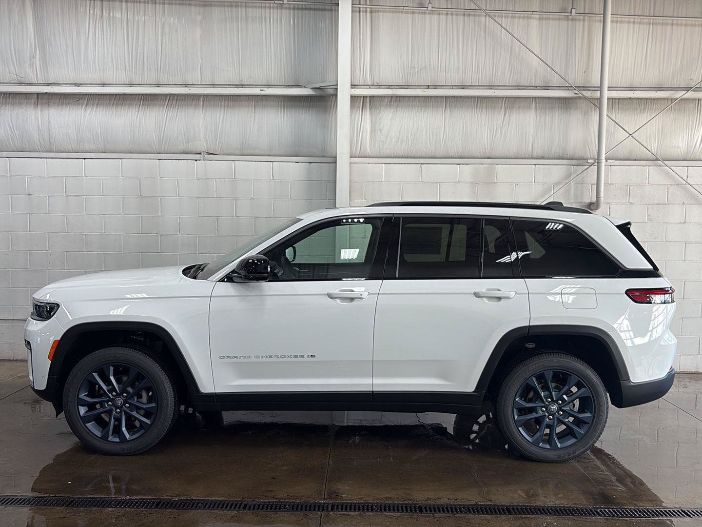 New 2026 Jeep Grand Cherokee Limited AWD/4WD image 38