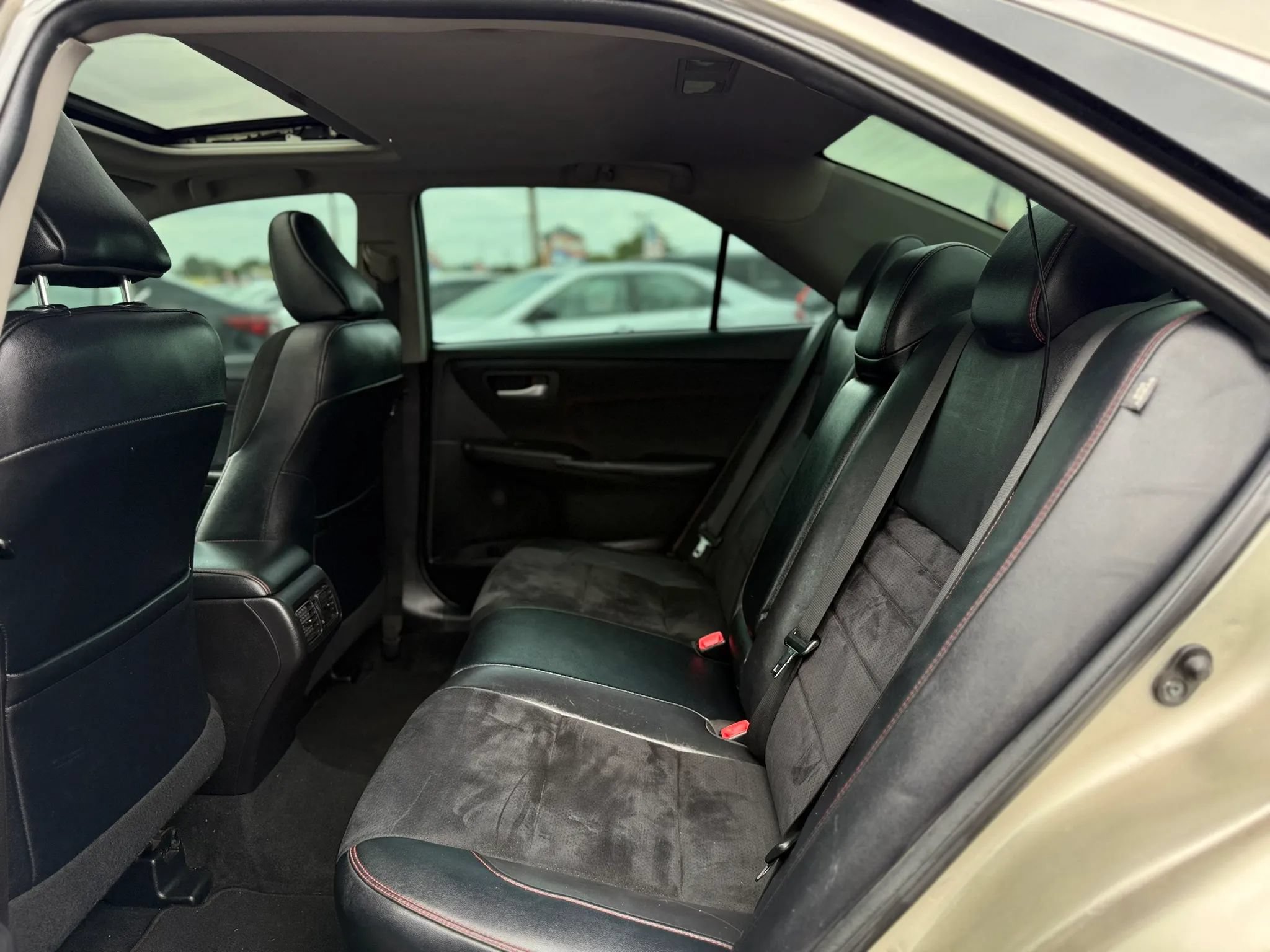 Used 2017 Toyota Camry XSE FWD image 14