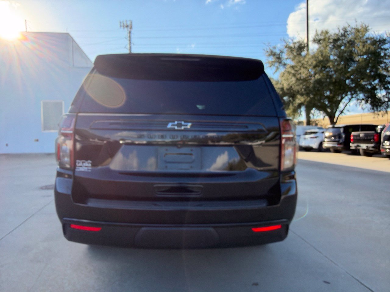 Used 2024 Chevrolet Suburban Z71 w/ Luxury Package AWD/4WD image 4