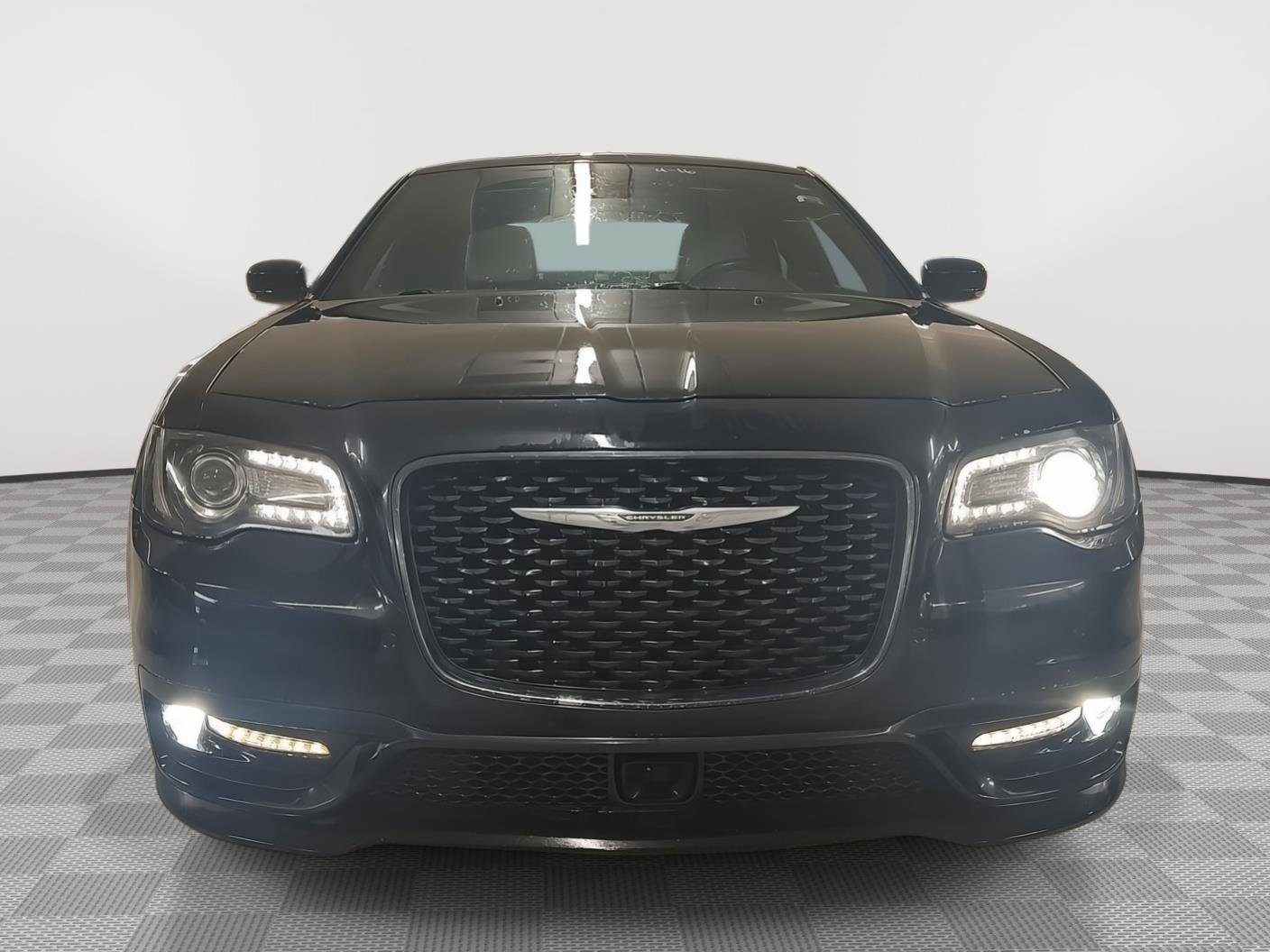 Used 2018 Chrysler 300 S w/ 300S Premium Group AWD/4WD image 21