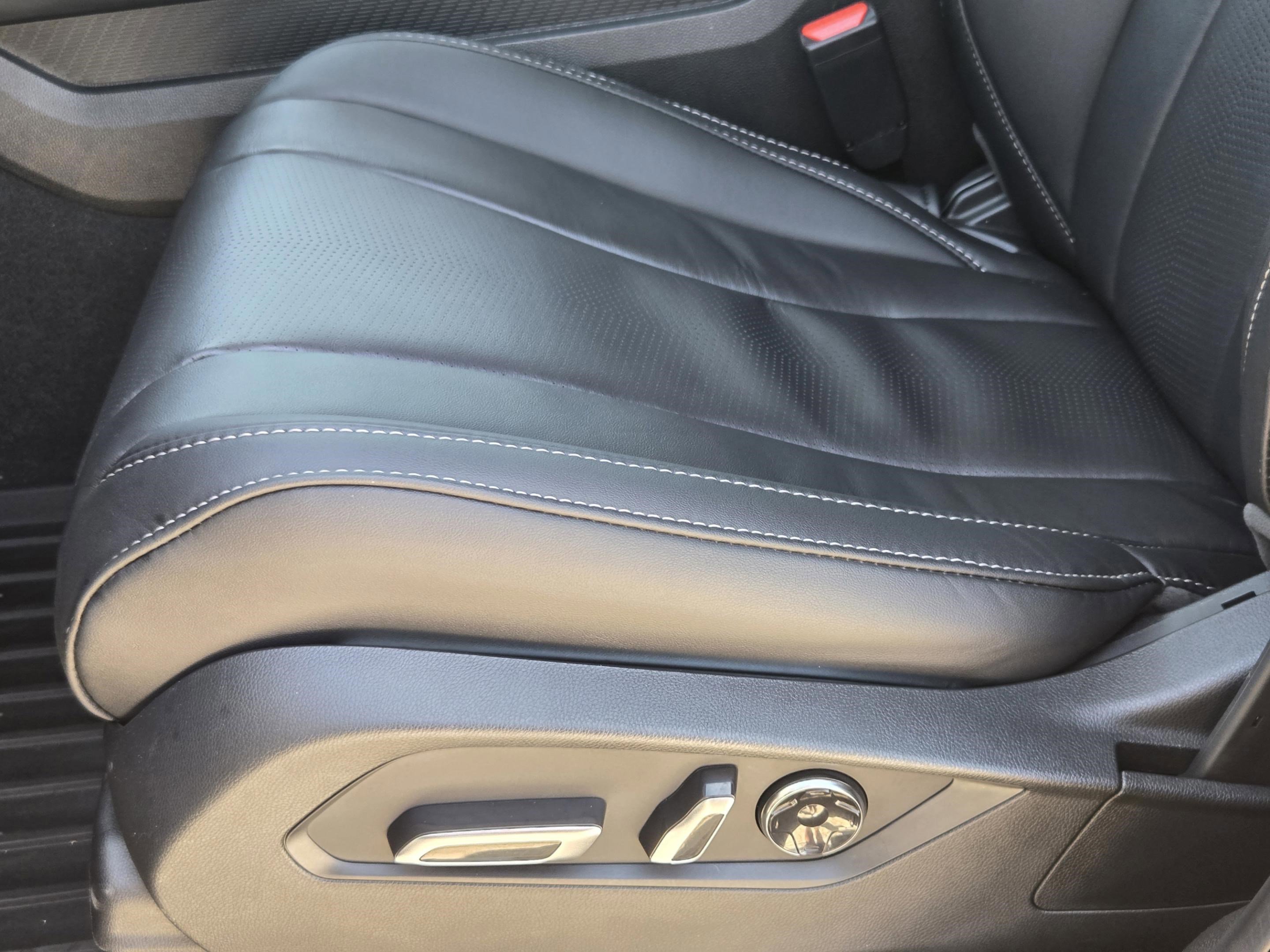 Used 2026 Acura MDX w/ Technology Package image 17