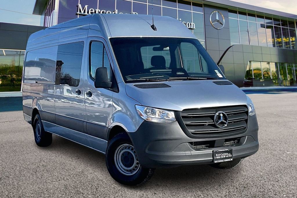 Used 2025 Mercedes-Benz Sprinter 2500 image 1