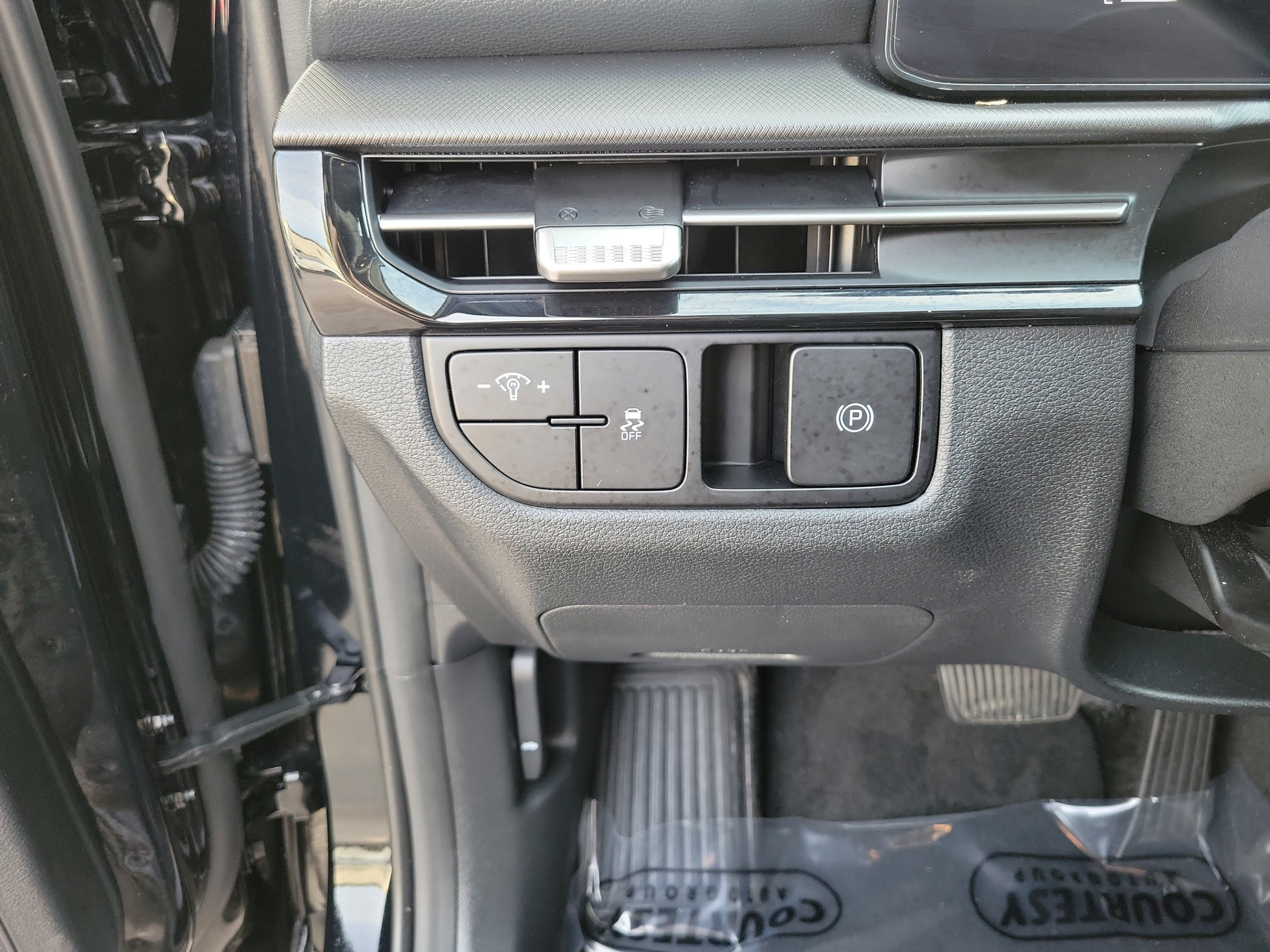 Certified 2026 Kia Sportage LX FWD image 27