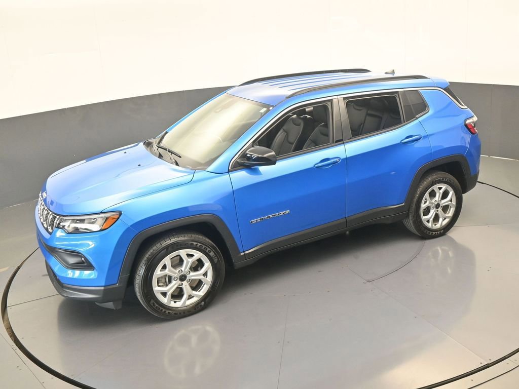 Used 2025 Jeep Compass Latitude AWD/4WD image 48