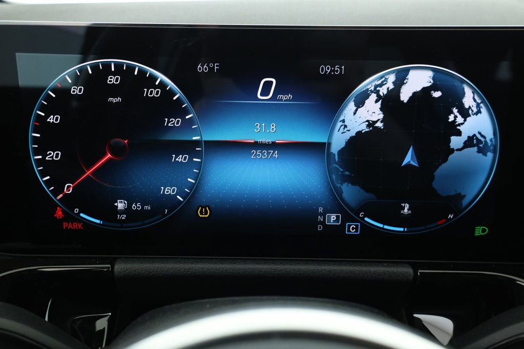 Used 2022 Mercedes-Benz GLA 250 4MATIC image 11