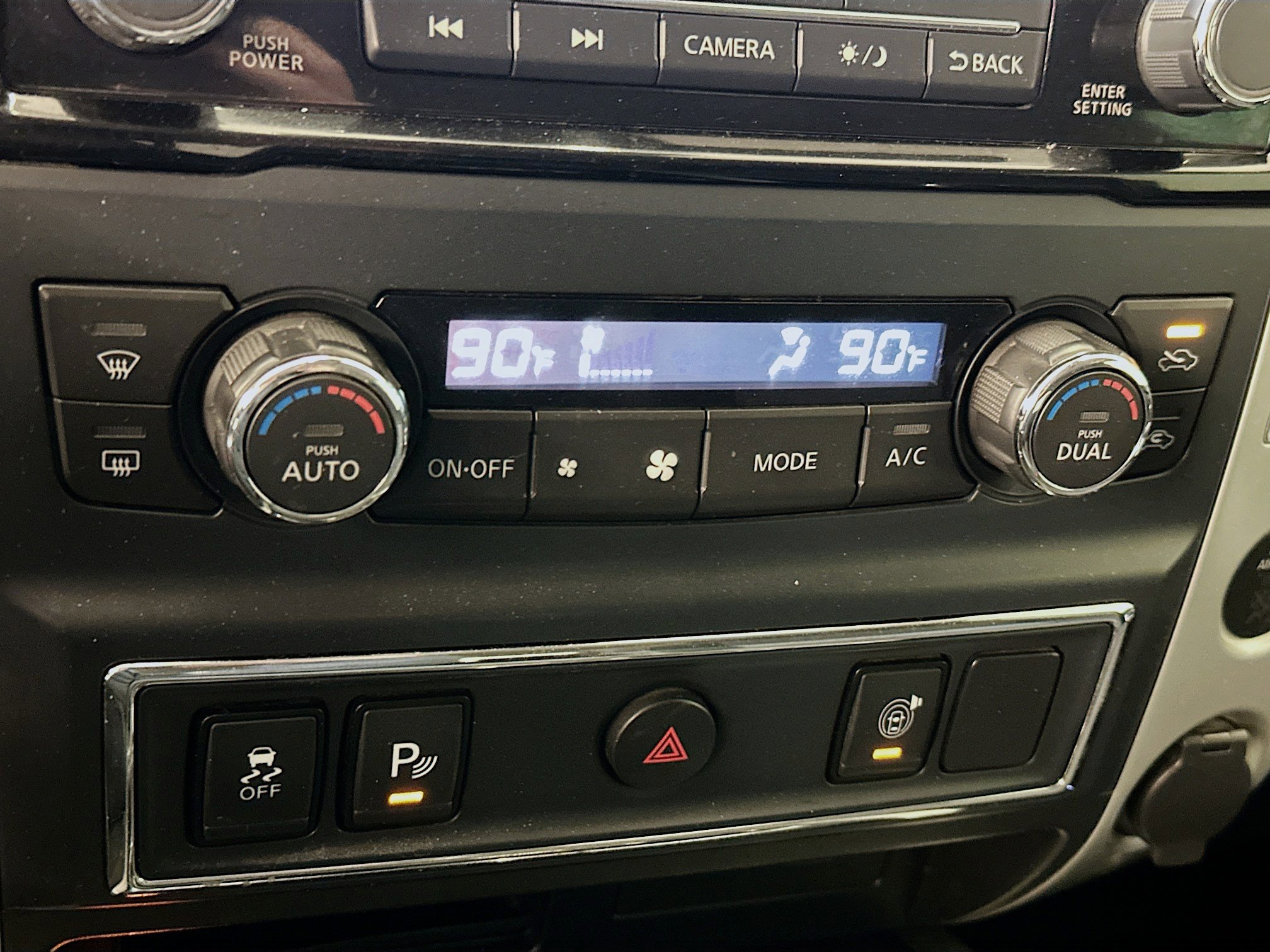 Used 2020 Nissan Titan SV w/ SV Convenience Package image 24