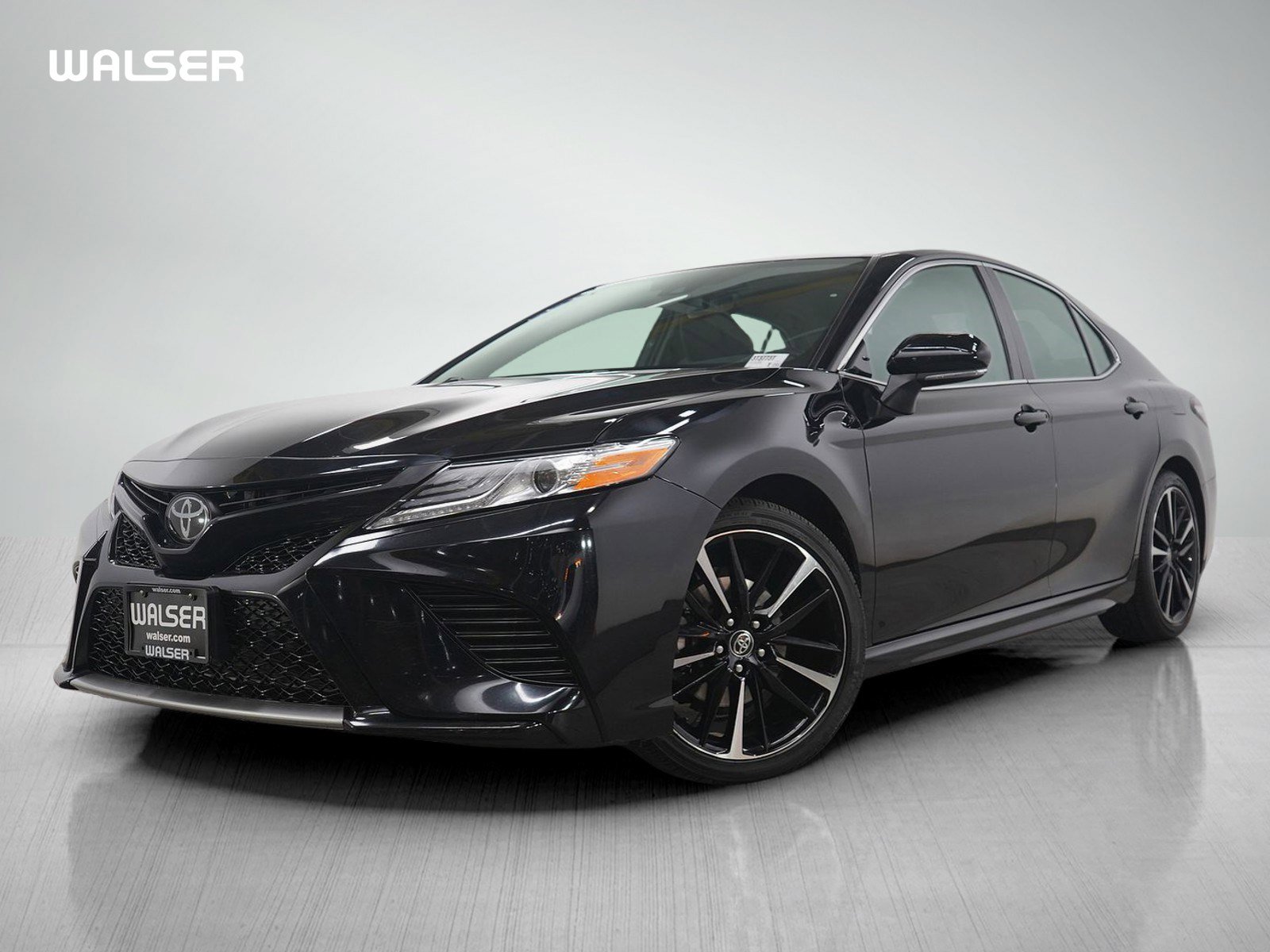 Used 2020 Toyota Camry XSE image 1