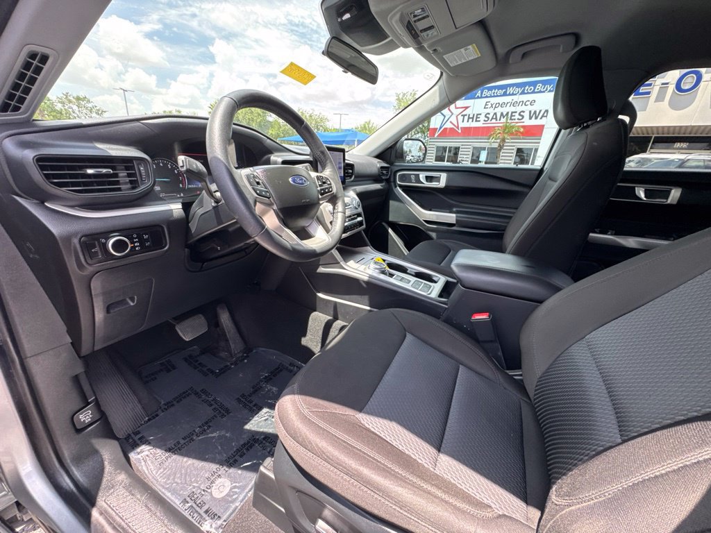 Certified 2023 Ford Explorer XLT RWD image 13