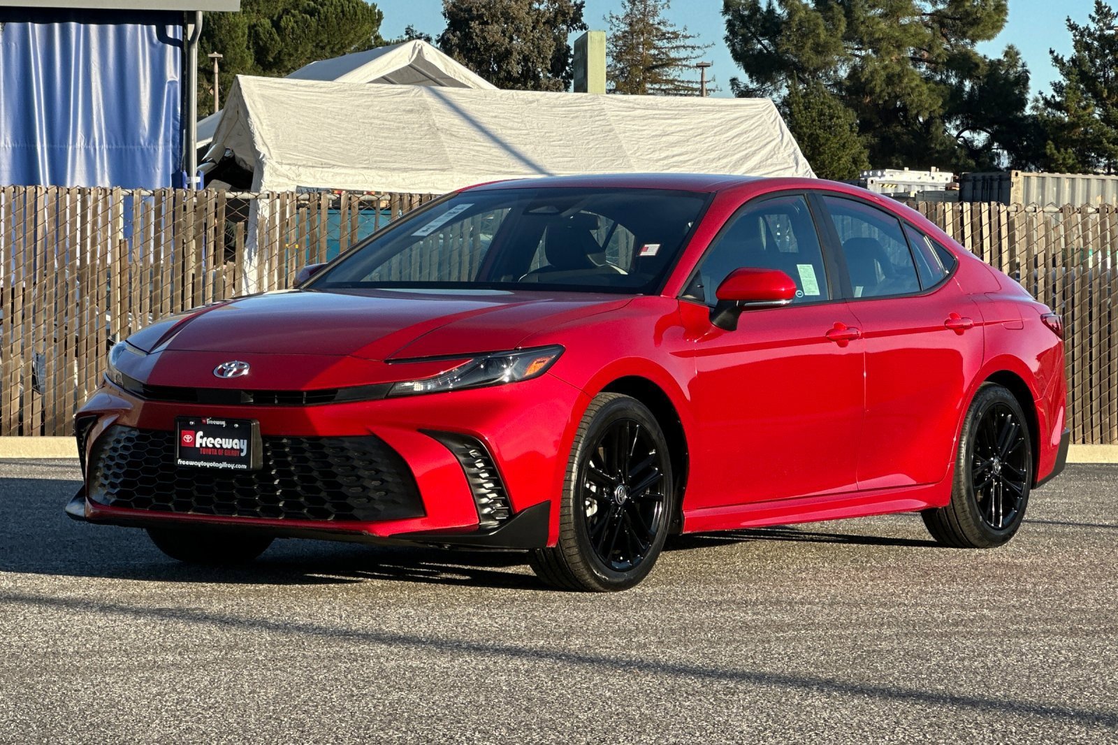 Used 2025 Toyota Camry SE image 9