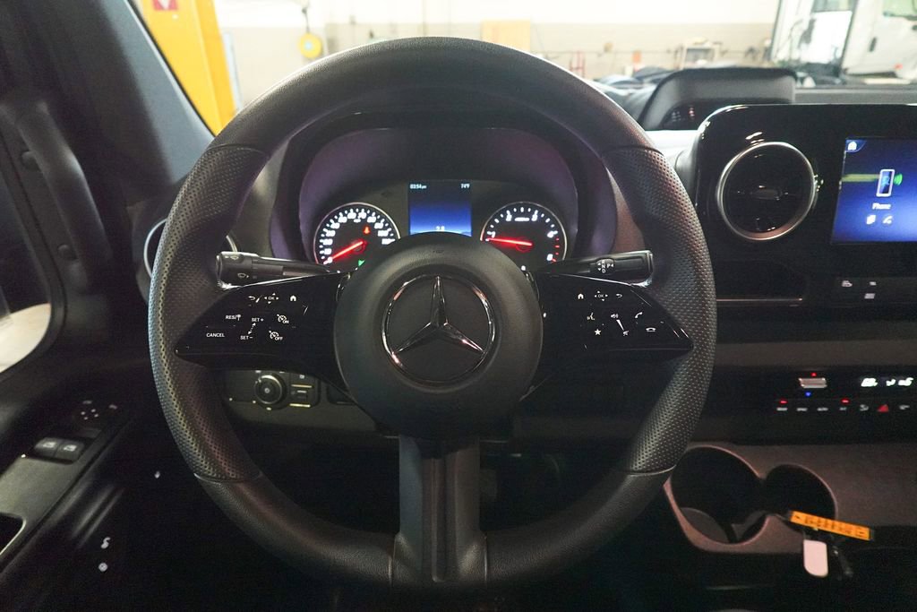 Used 2025 Mercedes-Benz Sprinter 2500 image 7