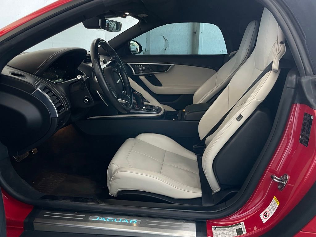 Used 2021 Jaguar F-TYPE Convertible image 21
