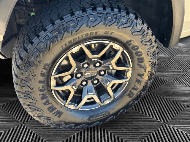 Used 2024 Chevrolet Colorado ZR2 w/ ZR2 Convenience Package III AWD/4WD image 9