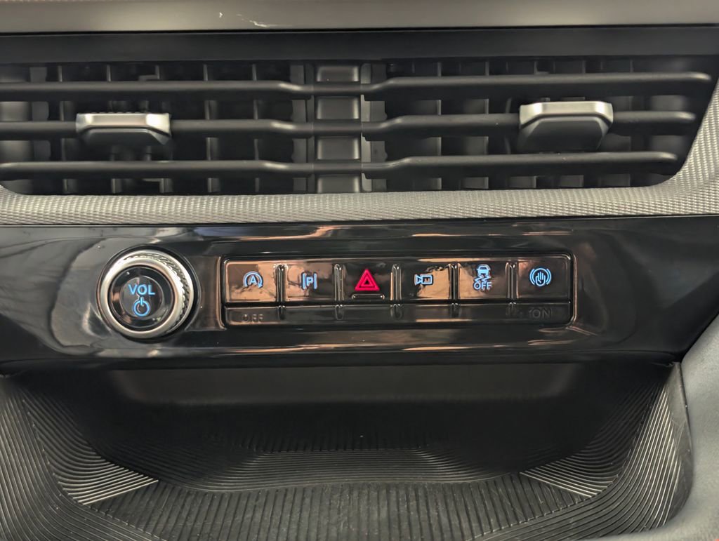 Certified 2025 Ford Explorer ST-Line w/ ST-Line Street Pack image 16