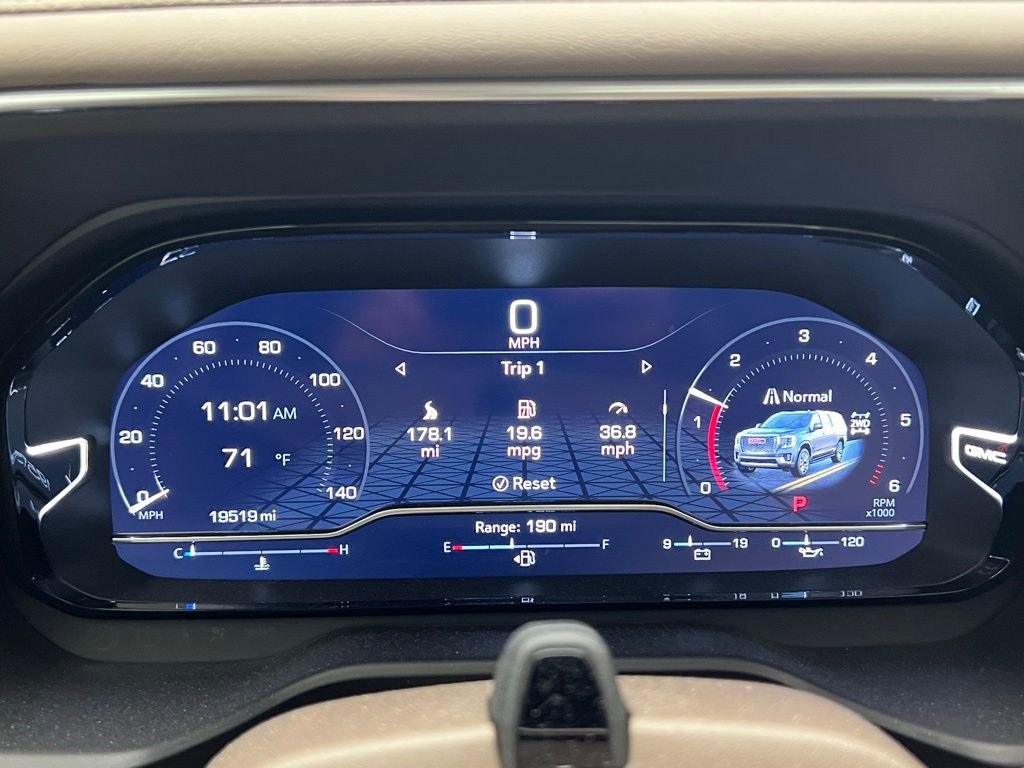 Used 2024 GMC Yukon Denali w/ Advanced Technology Package image 21